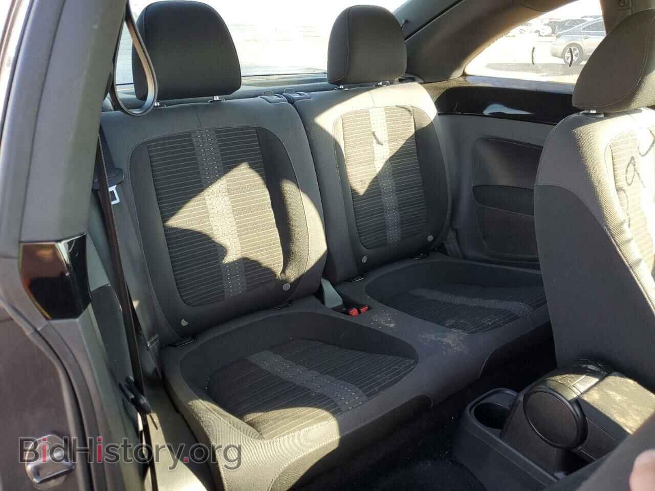 2014 VOLKSWAGEN BEETLE - VIN: 3VWVS7AT7EM632142 - Фото 6