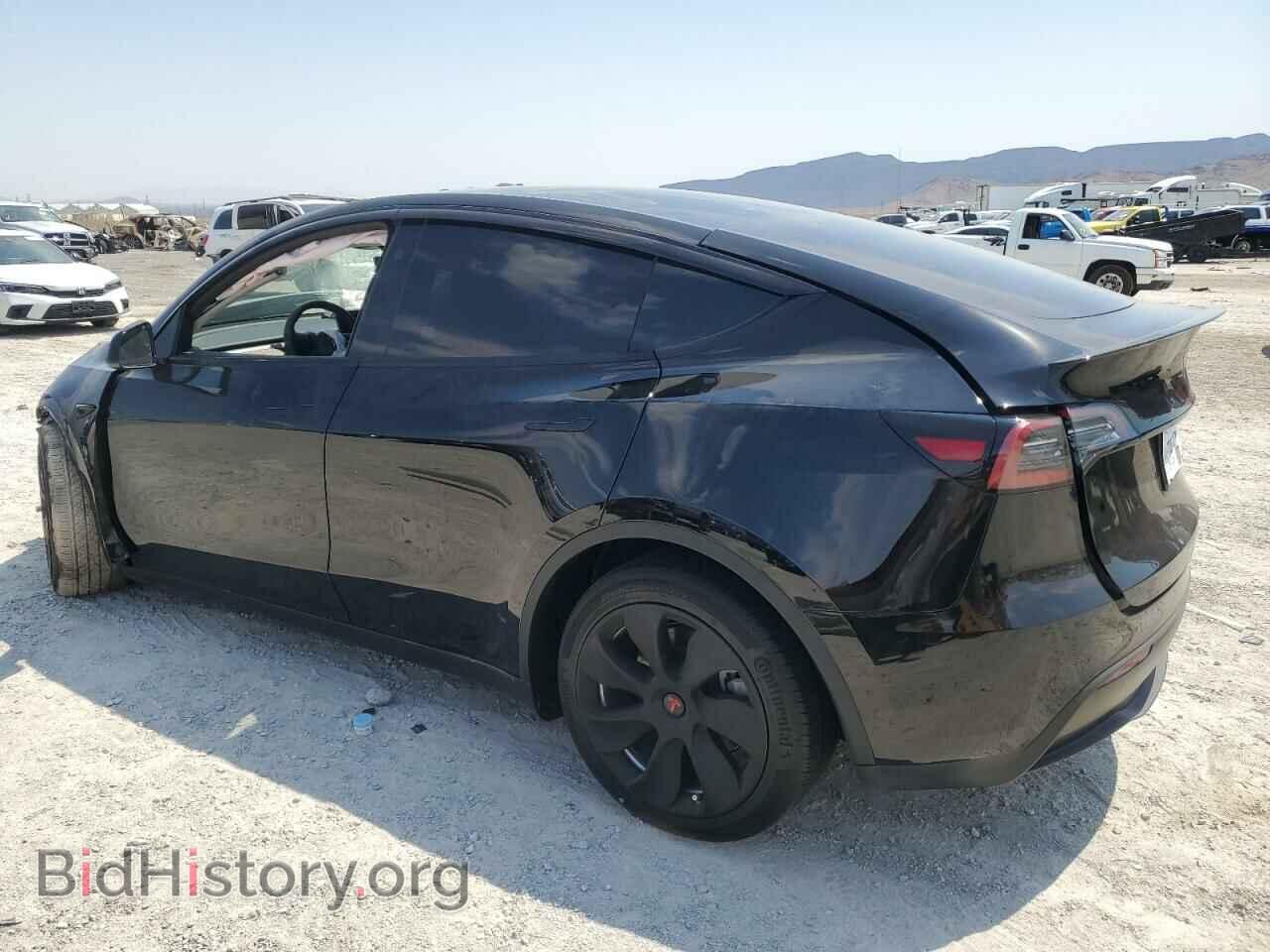 2024 TESLA MODEL Y - VIN: 7SAYGDEE0RF083473 - Фото 2