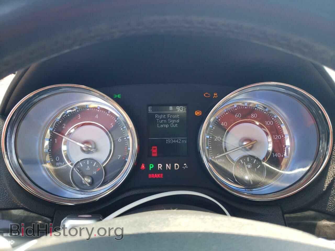 2011 CHRYSLER 300 - VIN: 2C3CA5CG7BH585338 - Фото 9