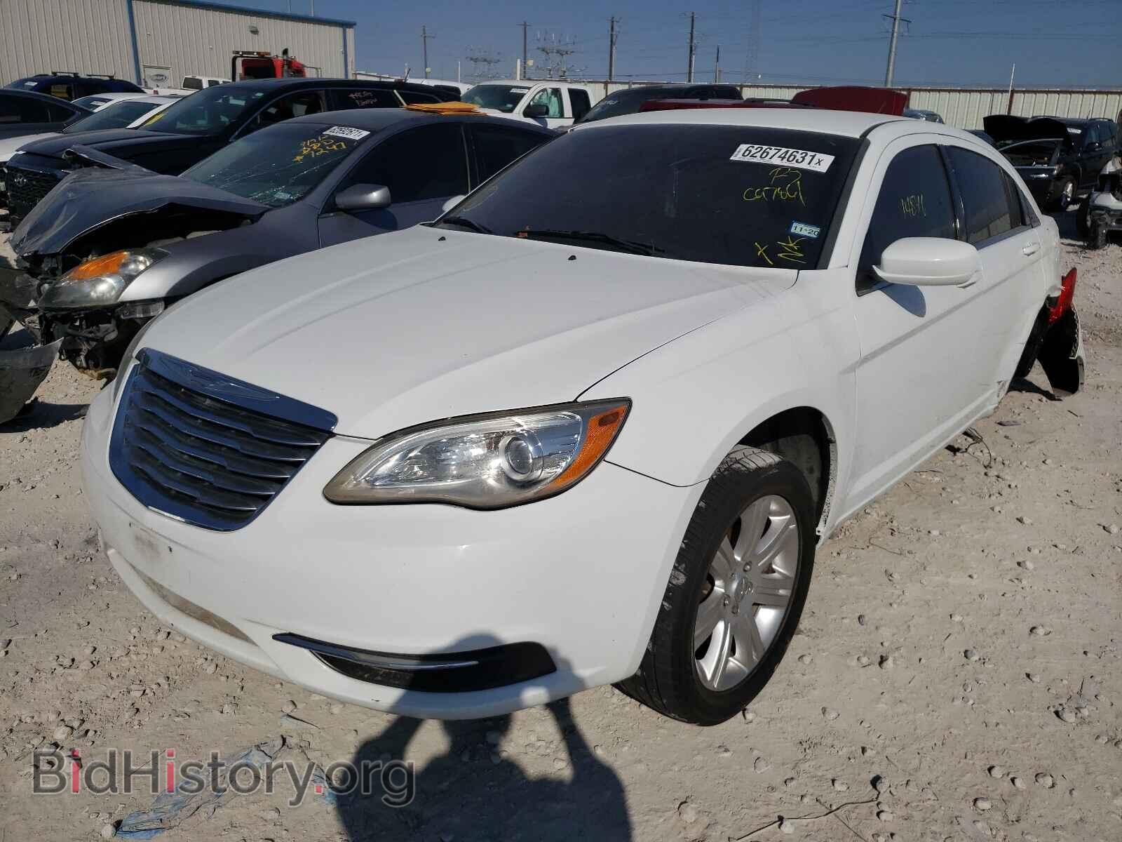 2013 CHRYSLER 200 - VIN: 1C3CCBAB9DN697861 - Фото 2