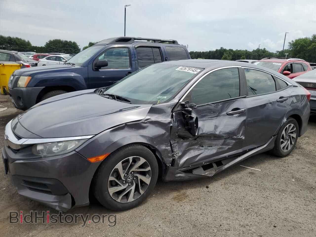 Photo 2HGFC2F79JH592577 - HONDA CIVIC 2018