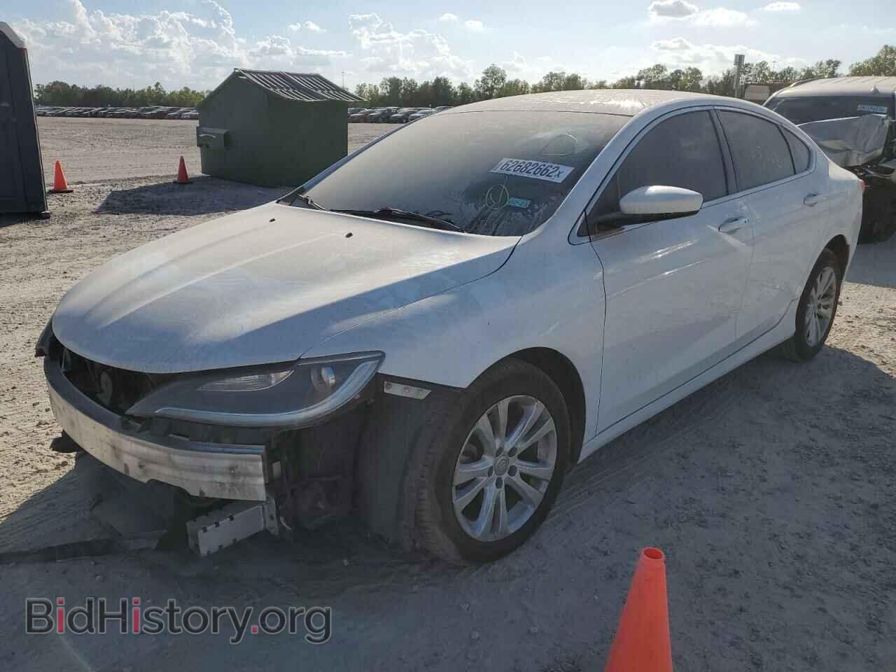 2015 CHRYSLER 200 - VIN: 1C3CCCAB2FN637784 - Фото 2