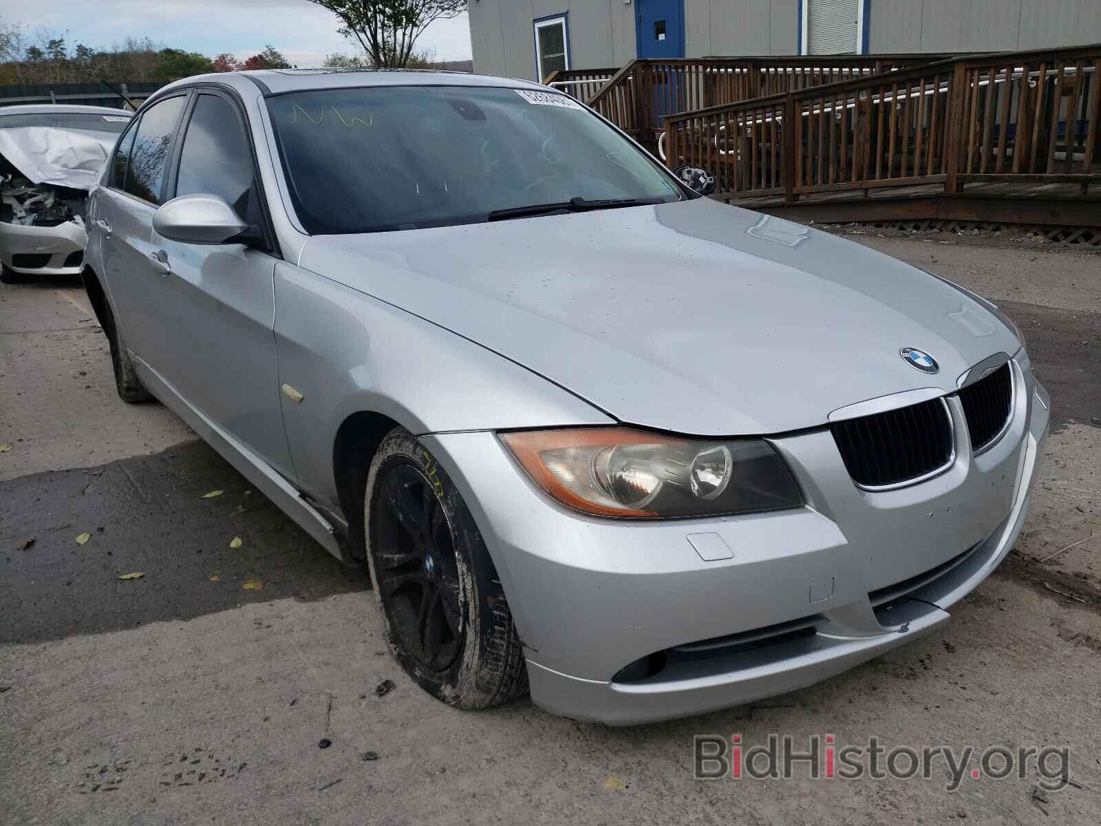 Photo WBAVC73558KX91524 - BMW 3 SERIES 2008