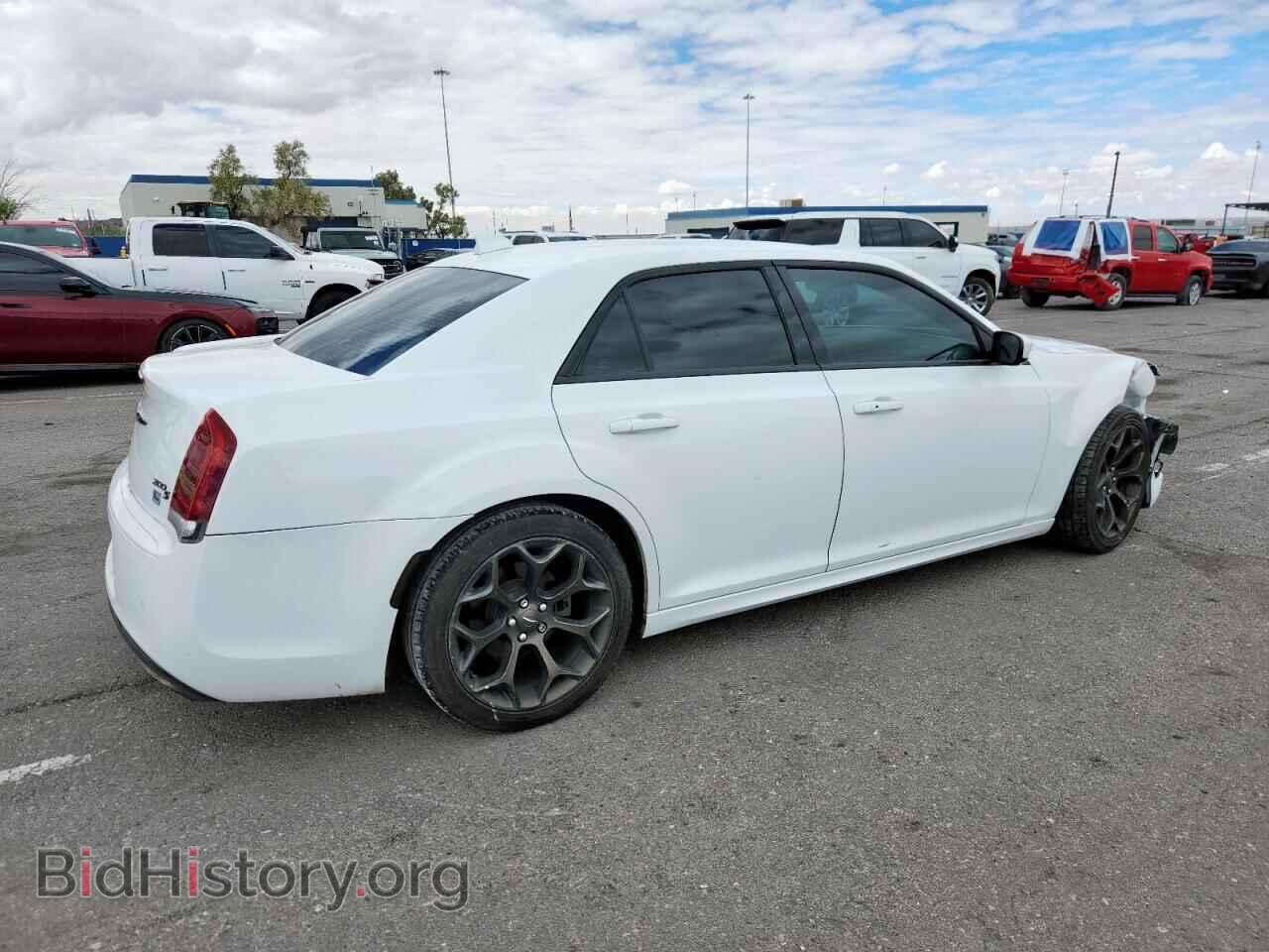 2018 CHRYSLER 300 - VIN: 2C3CCABG3JH191337 - Фото 3