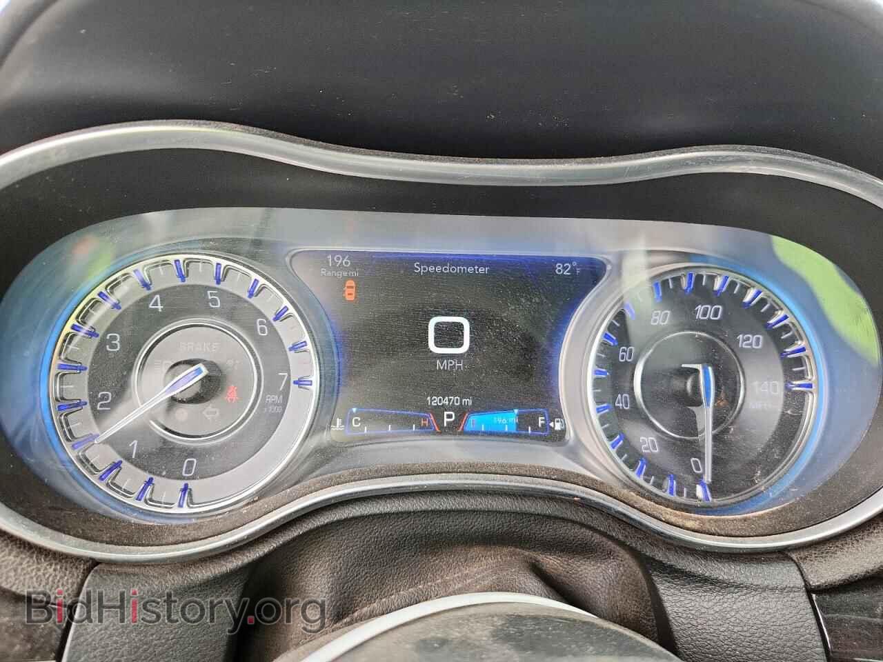 2018 CHRYSLER 300 - VIN: 2C3CCABG3JH191337 - Фото 9
