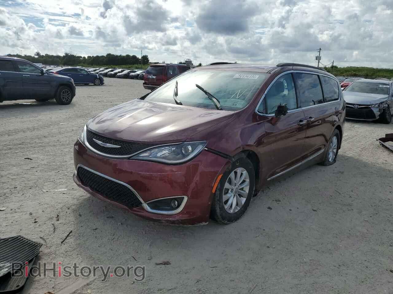 2017 CHRYSLER PACIFICA - VIN: 2C4RC1BG8HR511908 - Photo 2