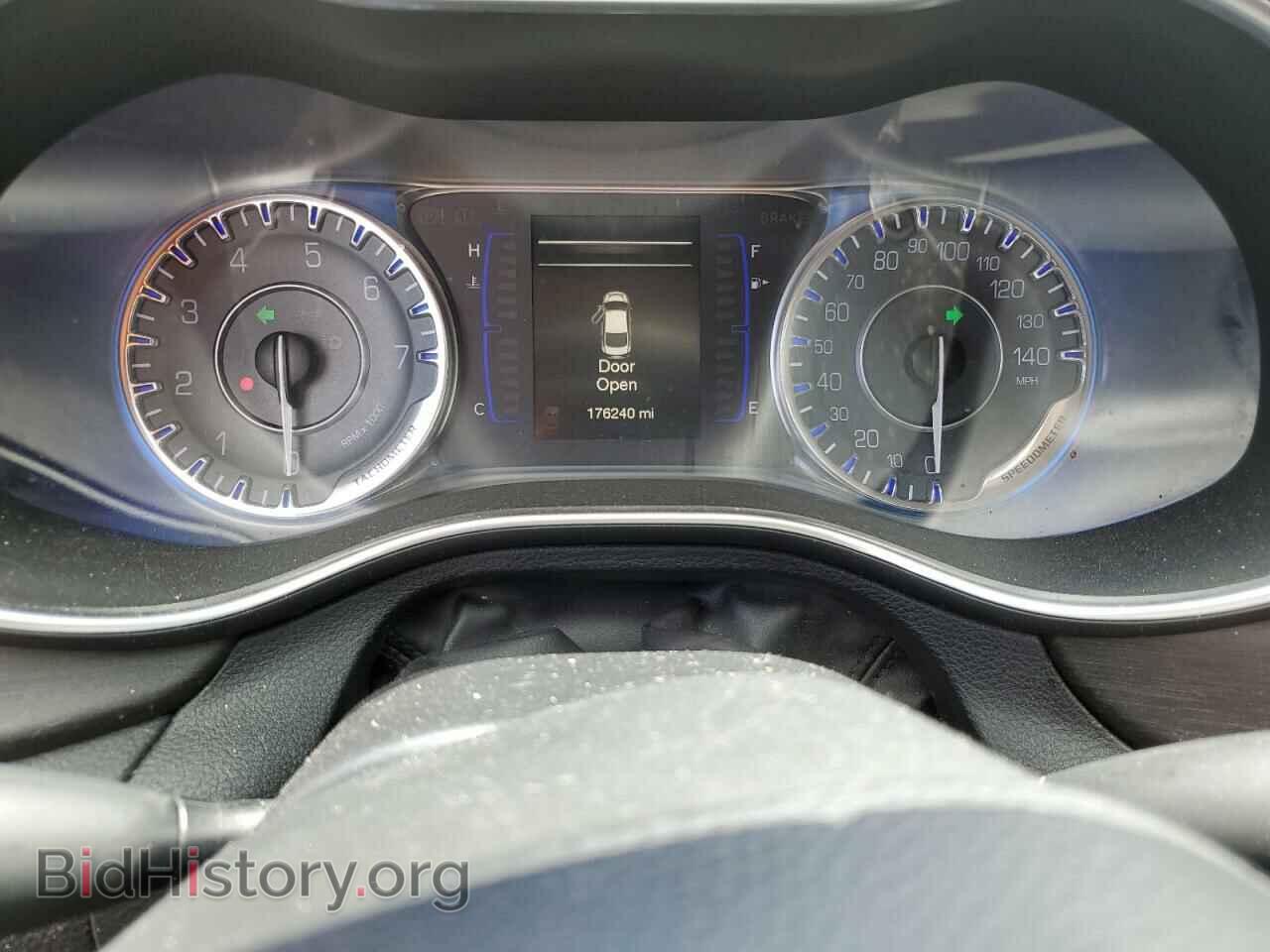 2016 CHRYSLER 200 - VIN: 1C3CCCAB1GN128237 - Фото 9