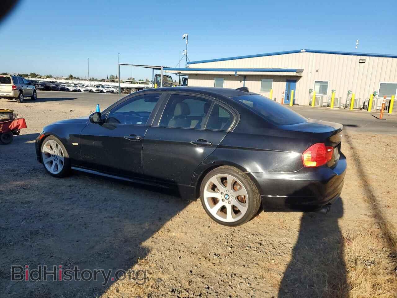2011 BMW 3 SERIES - VIN: WBAPH7C55BE682819 - Photo 2