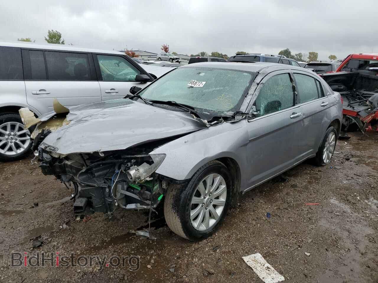 2013 CHRYSLER 200 - VIN: 1C3CCBCG4DN674500 - Фото 2