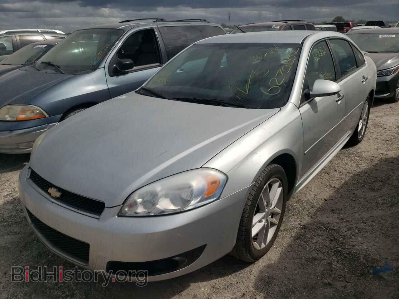 2013 CHEVROLET IMPALA - VIN: 2G1WC5E33D1111372 - Фото 2