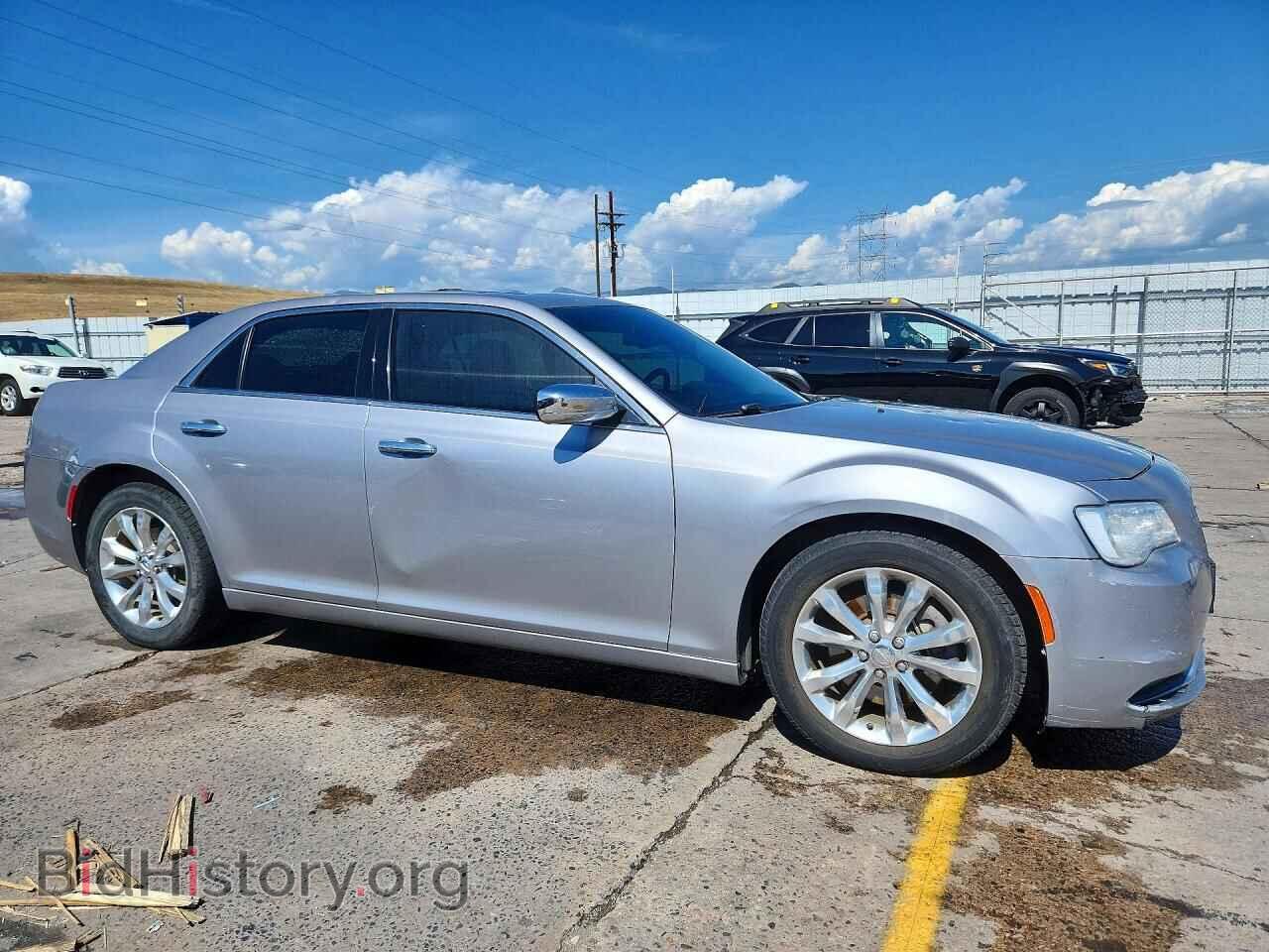 2017 CHRYSLER 300 - VIN: 2C3CCAKG0HH566613 - Фото 4