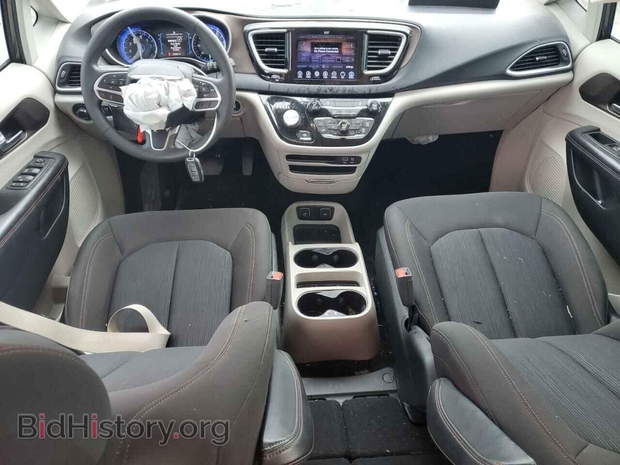 2017 CHRYSLER All Models - VIN: 2C4RC1DG5HR675856 - Photo 8