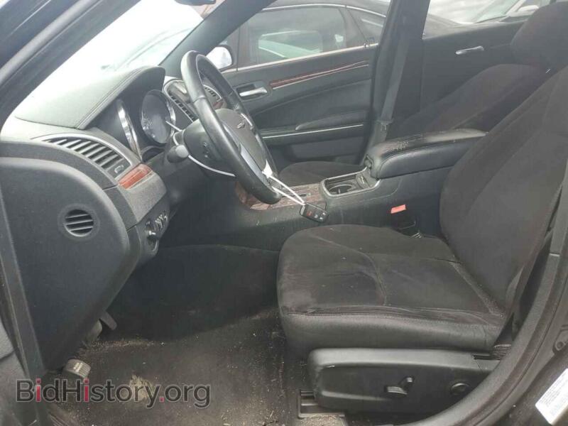 2012 Chrysler 300 (VIN 2C3CCAAG3CH107957) — photo 7 of 12