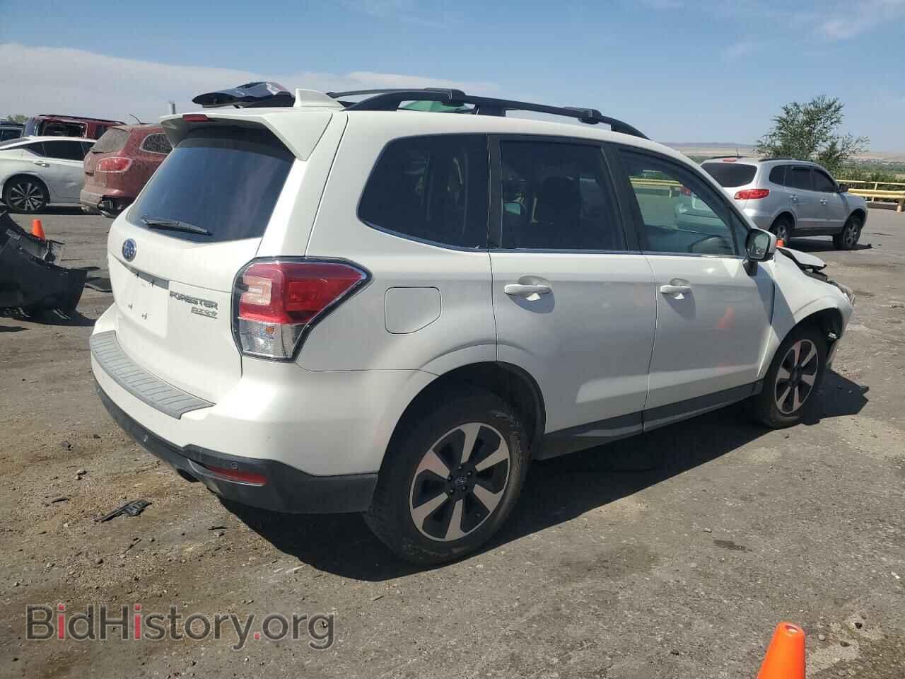 2017 SUBARU FORESTER - VIN: JF2SJARC2HH582089 - Фото 3