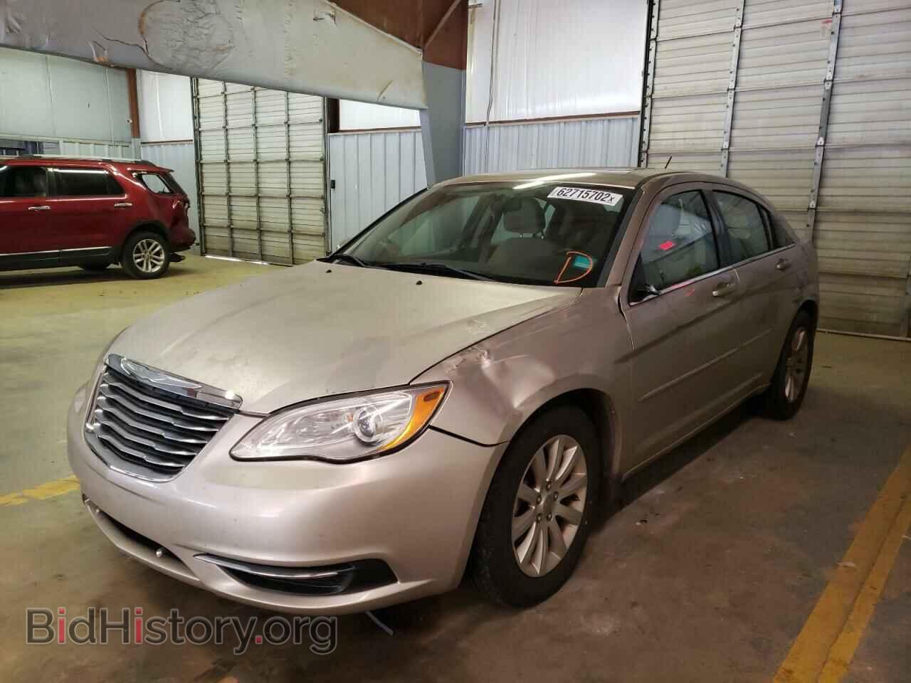 2013 CHRYSLER 200 - VIN: 1C3CCBBG6DN743009 - Фото 2