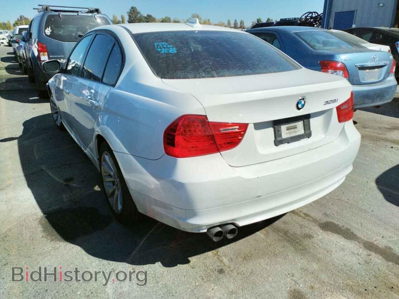 2011 BMW 3 SERIES - VIN: WBAPH7C52BA800977 - Фото 3
