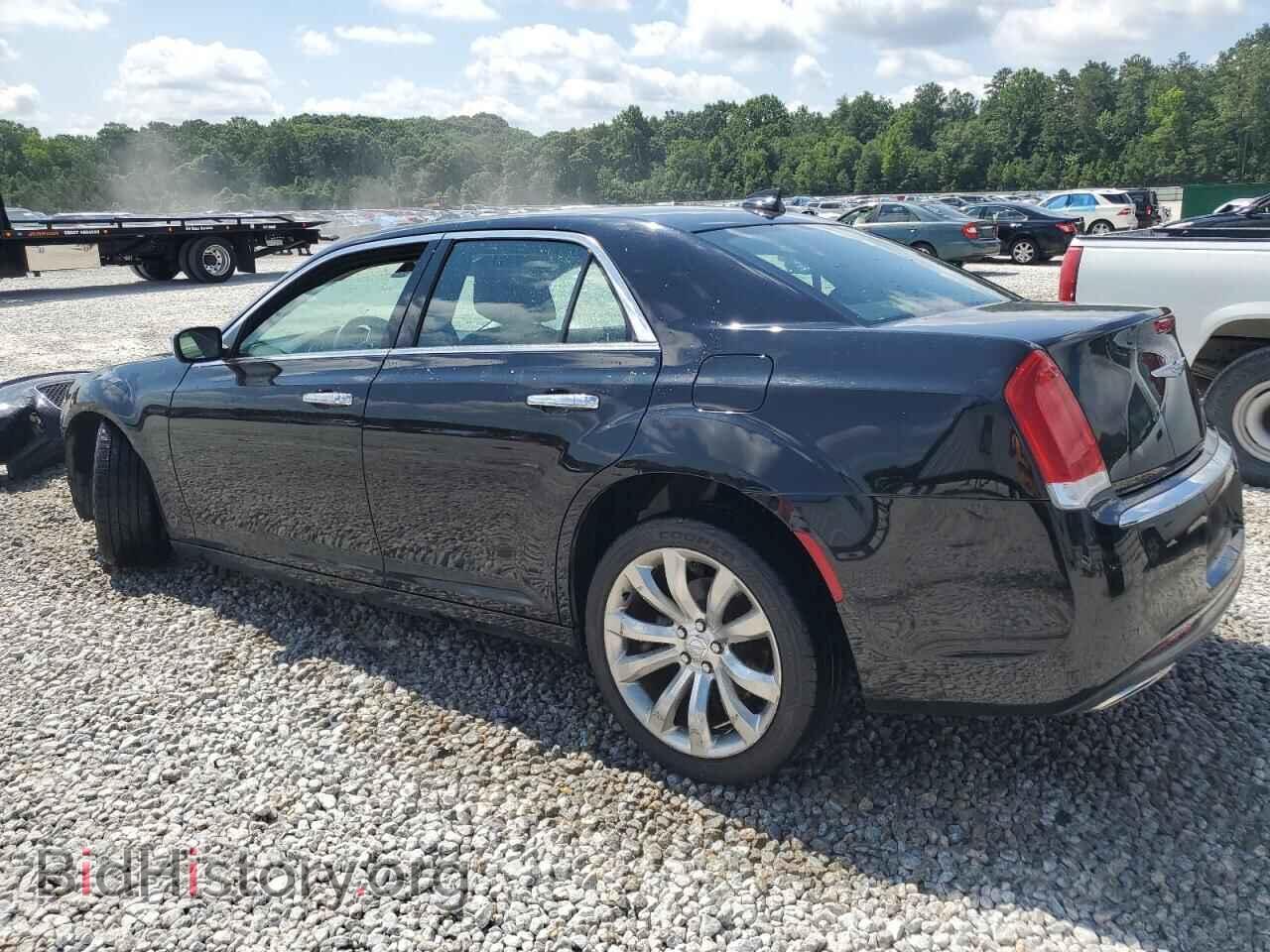 2019 CHRYSLER 300 - VIN: 2C3CCAEG1KH538855 - Фото 2