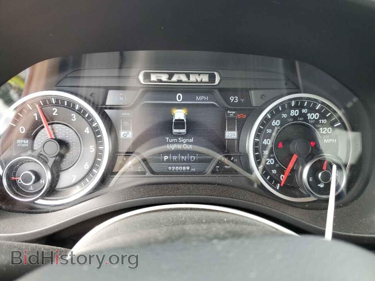 2019 RAM 1500 - VIN: 1C6RREFT0KN745727 - Фото 9