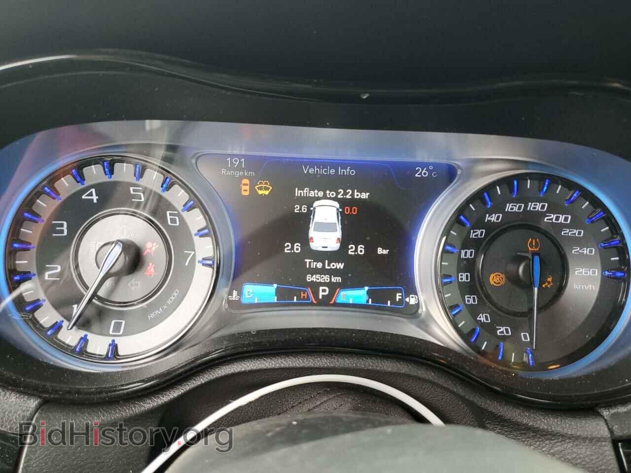 2018 CHRYSLER 300 - VIN: 2C3CCABG3JH317406 - Фото 9