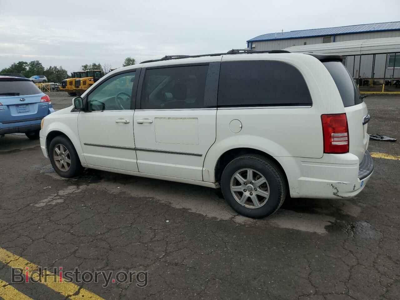 2010 CHRYSLER MINIVAN - VIN: 2A4RR5D15AR176072 - Photo 2