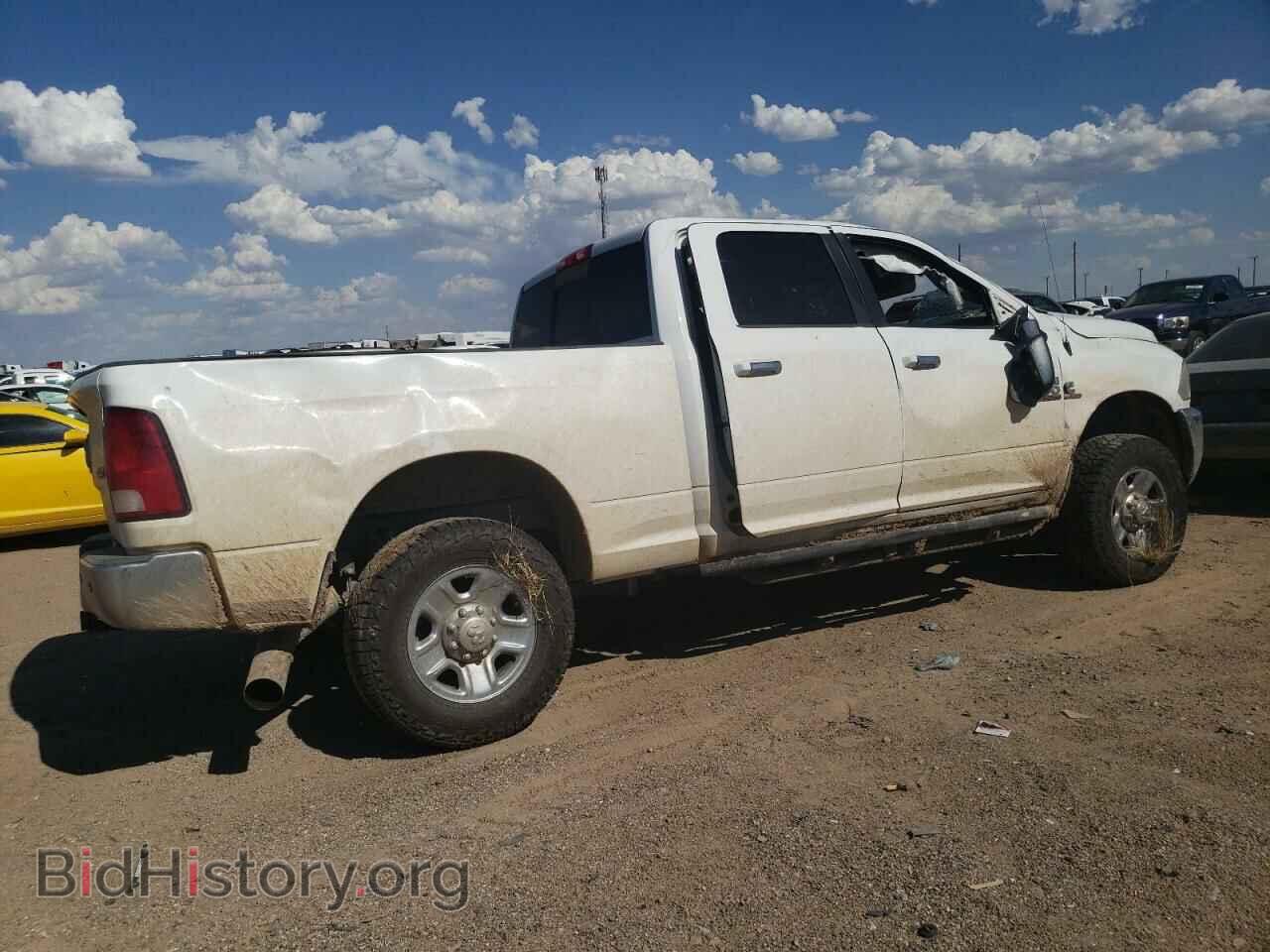 2017 RAM All Models - VIN: 3C6UR5DL3HG678670 - Photo 3