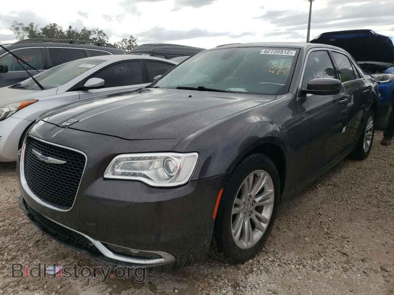 2017 CHRYSLER 300 - VIN: 2C3CCAAG0HH614497 - Фото 2