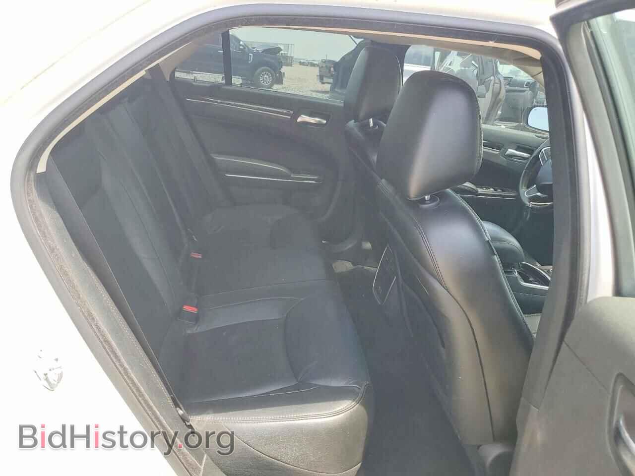 2017 CHRYSLER 300 - VIN: 2C3CCAAG8HH668257 - Photo 10