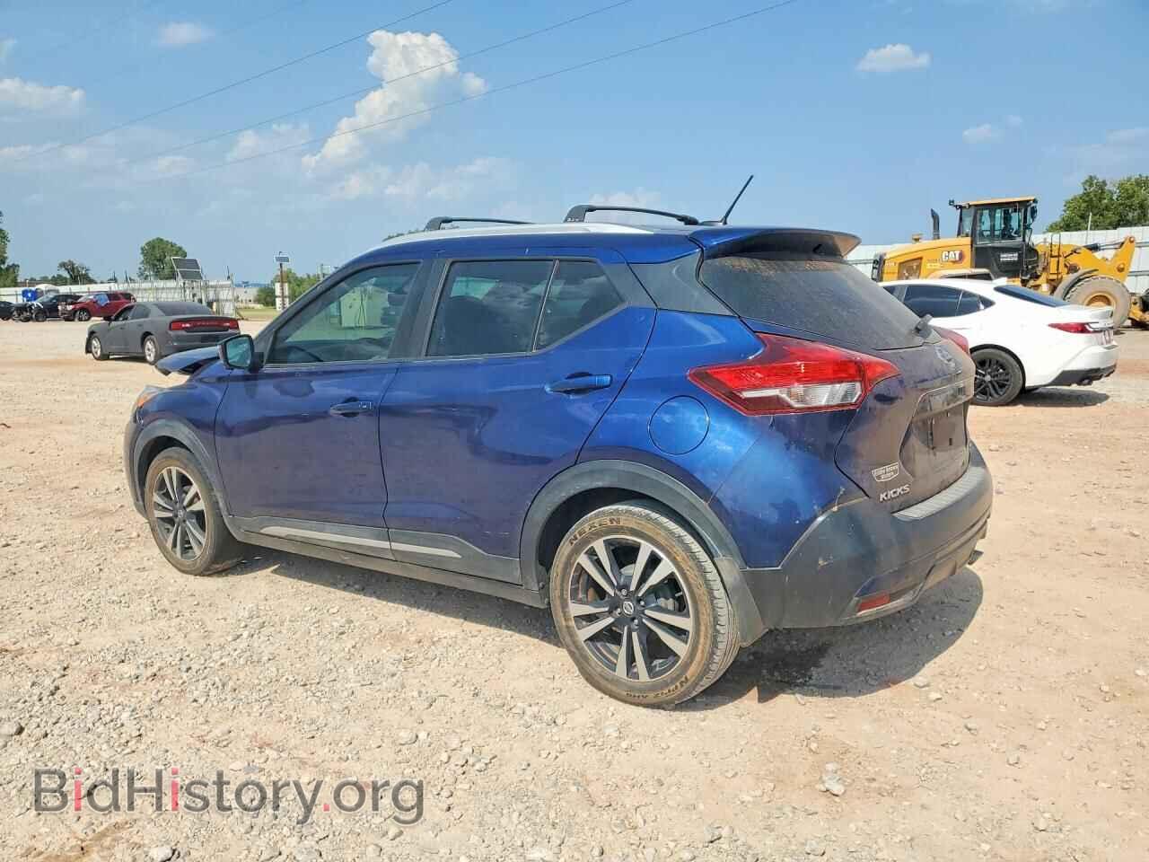 2019 NISSAN KICKS - VIN: 3N1CP5CU3KL499941 - Photo 2