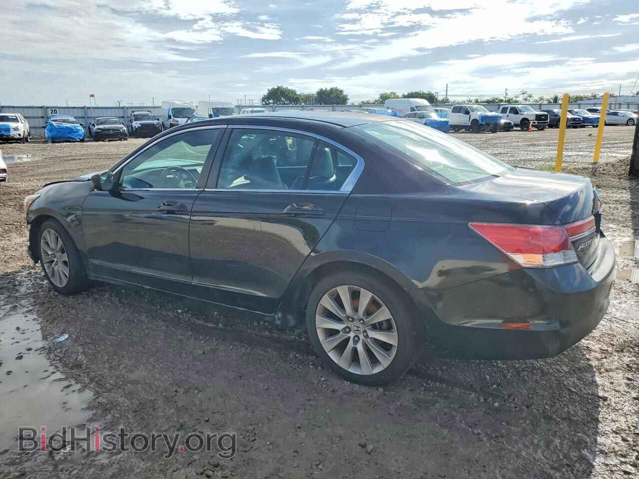 2011 HONDA ACCORD - VIN: 1HGCP2F61BA110084 - Photo 2