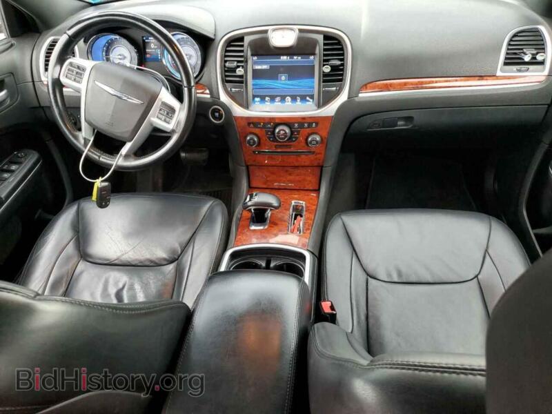 2014 Chrysler 300 (VIN 2C3CCAAG7EH235718) — фото 8 из 12