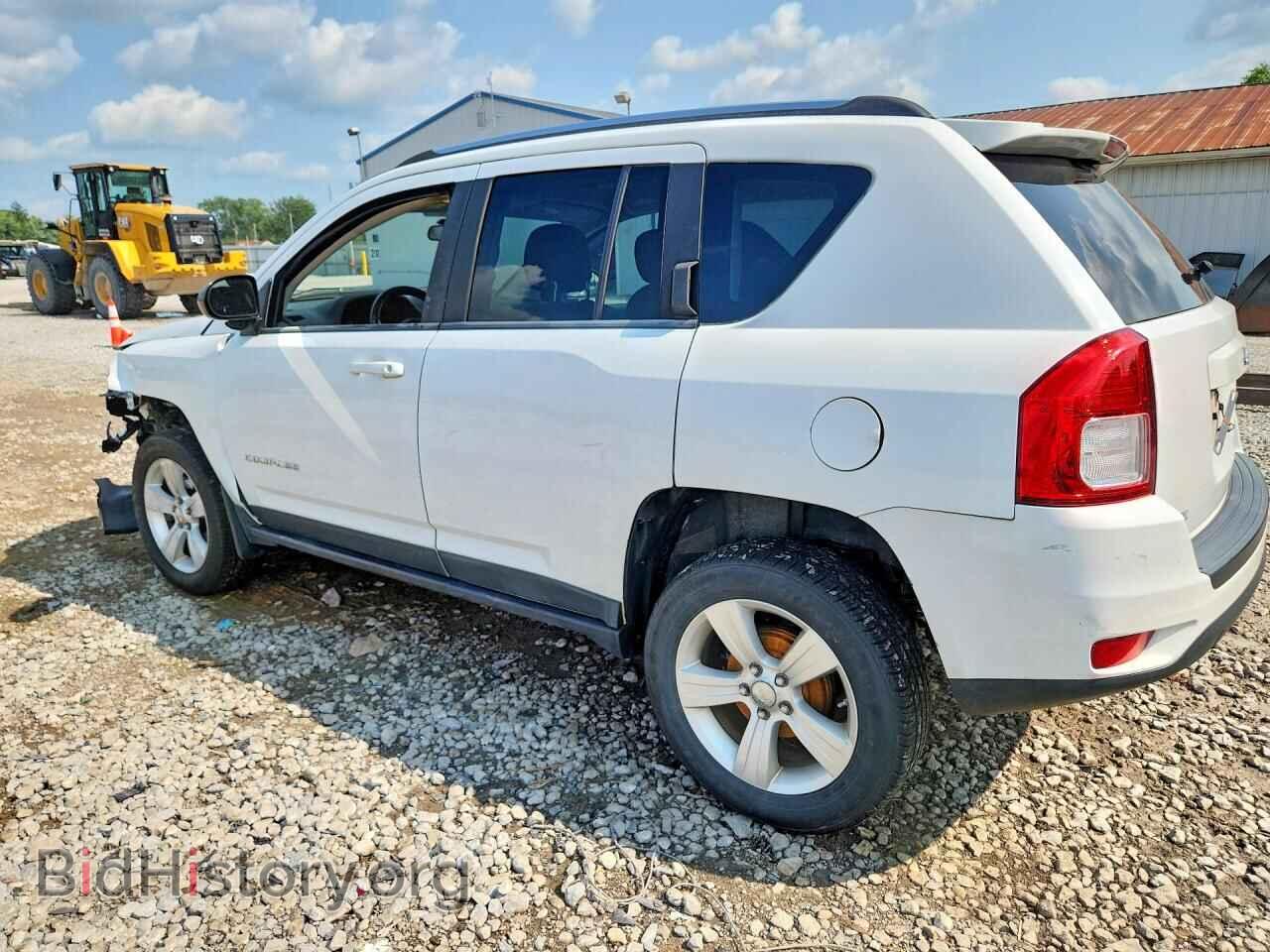 2011 JEEP COMPASS - VIN: 1J4NT1FA9BD155610 - Photo 2