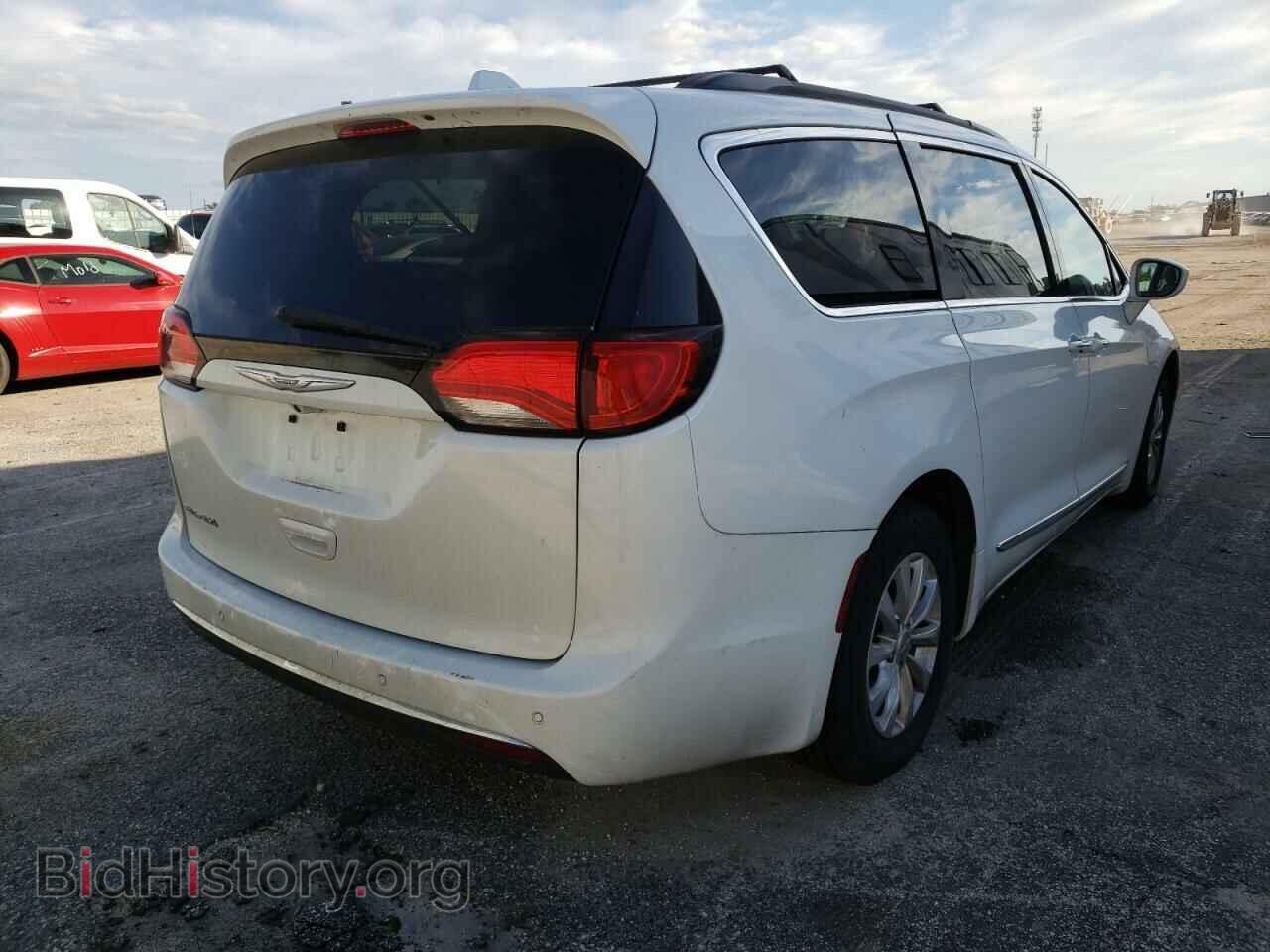 2017 CHRYSLER PACIFICA - VIN: 2C4RC1BG7HR621056 - Photo 4