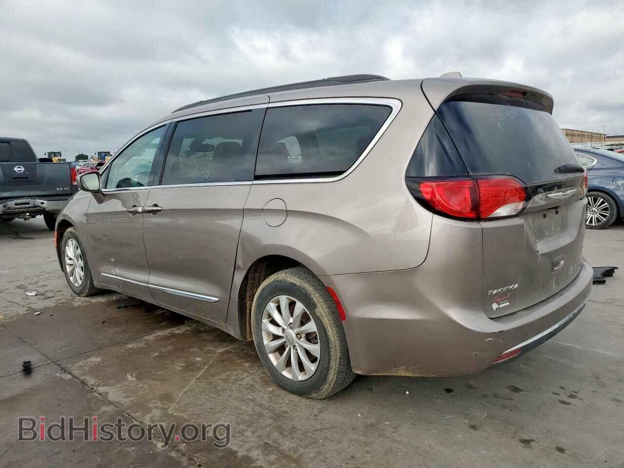 2017 CHRYSLER PACIFICA - VIN: 2C4RC1BGXHR695250 - Фото 2