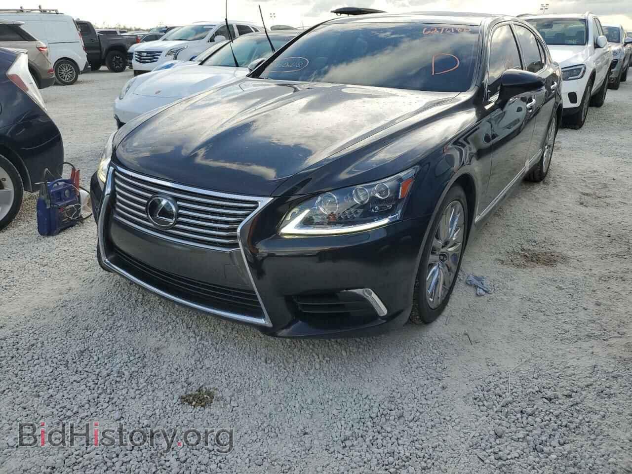 2016 LEXUS LS460 - VIN: JTHBL5EF2G5142517 - Photo 2