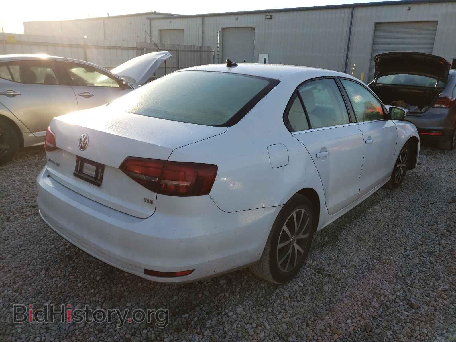 2017 VOLKSWAGEN JETTA - VIN: 3VWDB7AJ5HM320190 - Фото 4