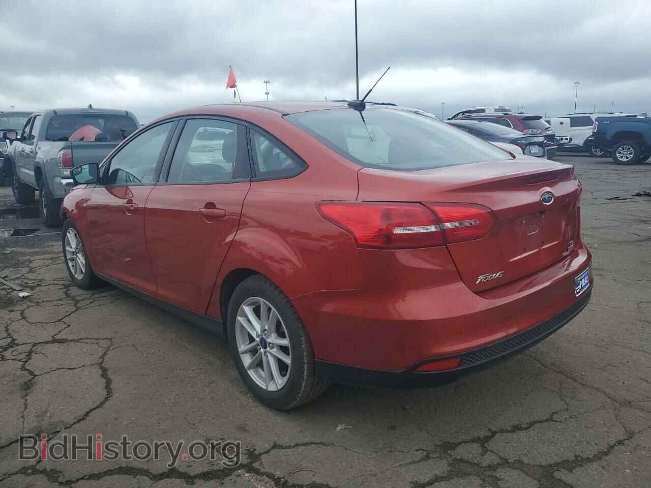 2018 FORD FOCUS - VIN: 1FADP3FE4JL330389 - Фото 2
