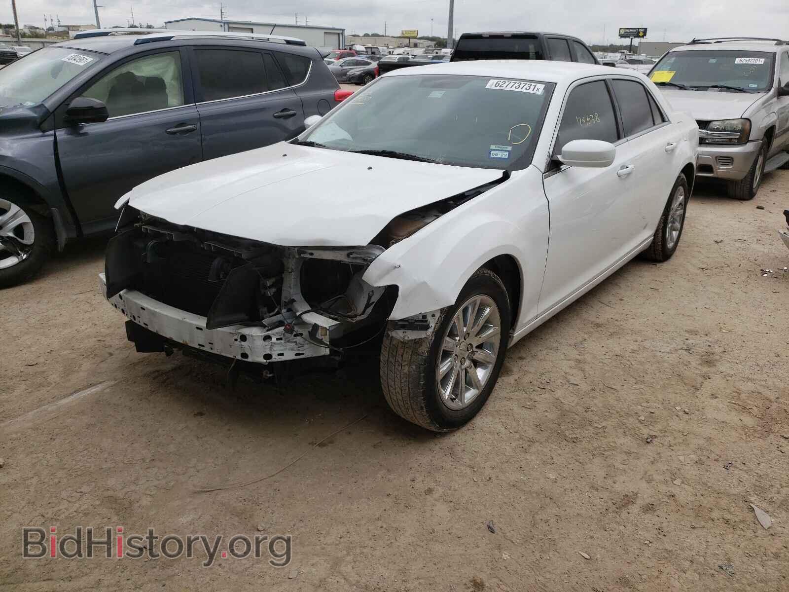 2012 CHRYSLER 300 - VIN: 2C3CCAAG4CH289247 - Фото 2