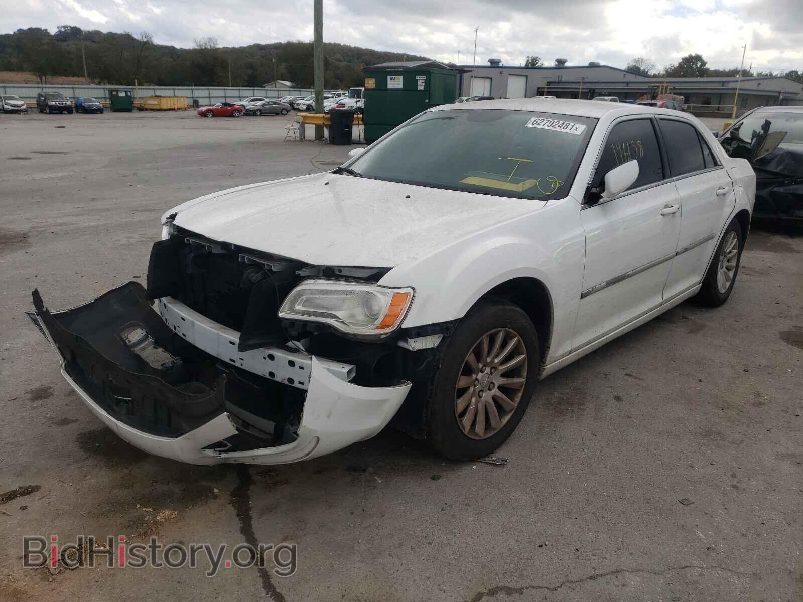 2014 CHRYSLER 300 - VIN: 2C3CCAAG1EH175693 - Фото 2