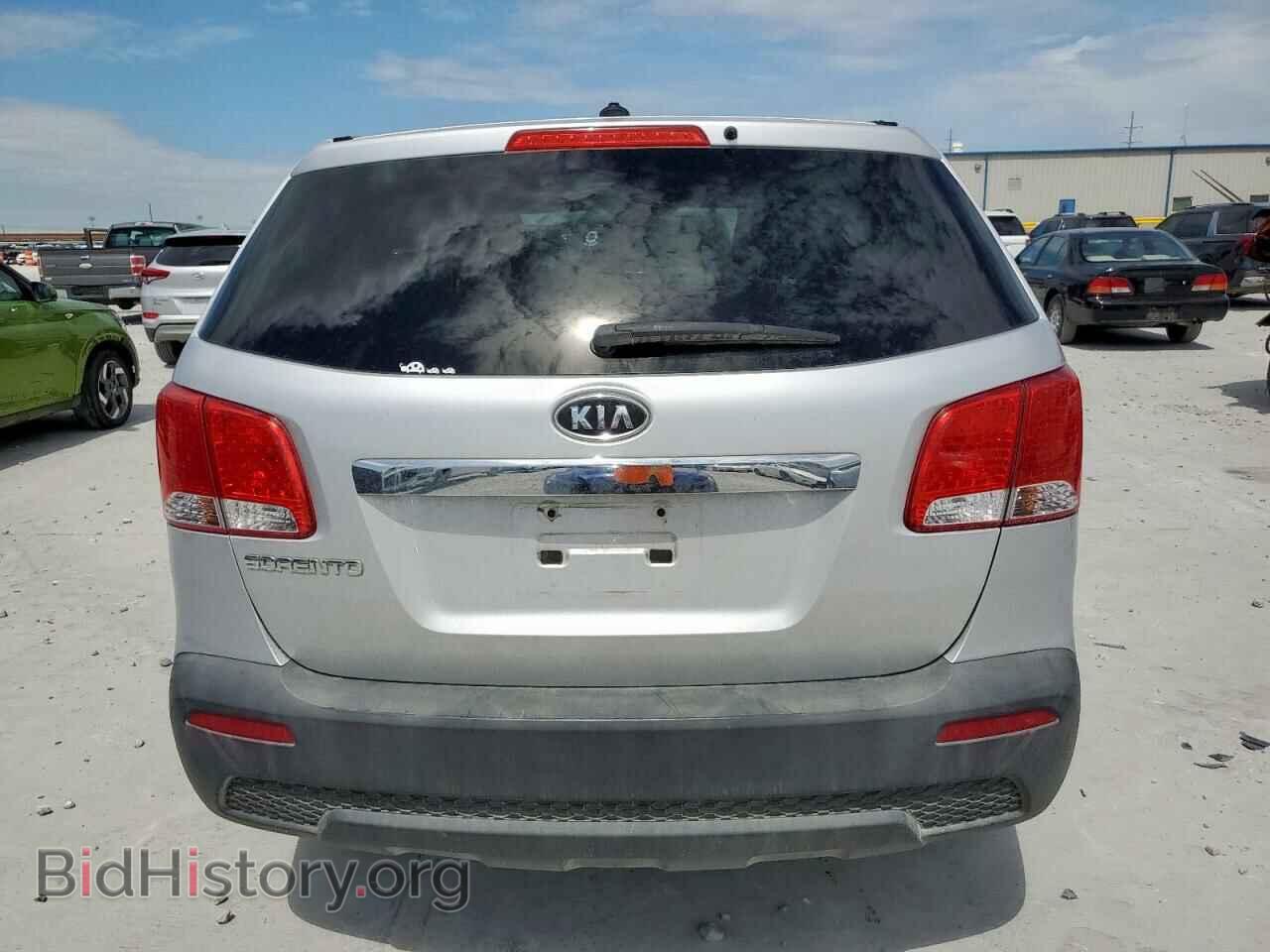 2011 KIA SORENTO - VIN: 5XYKTCA14BG013226 - Фото 6