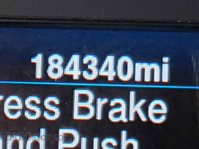 2014 Chrysler 300 (VIN 2C3CCAET4EH117908) — photo 8 of 10