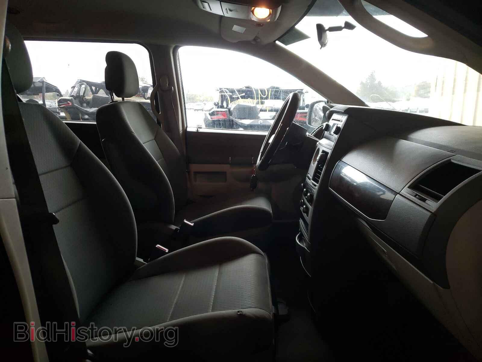 2010 CHRYSLER MINIVAN - VIN: 2A4RR2D13AR368122 - Фото 5