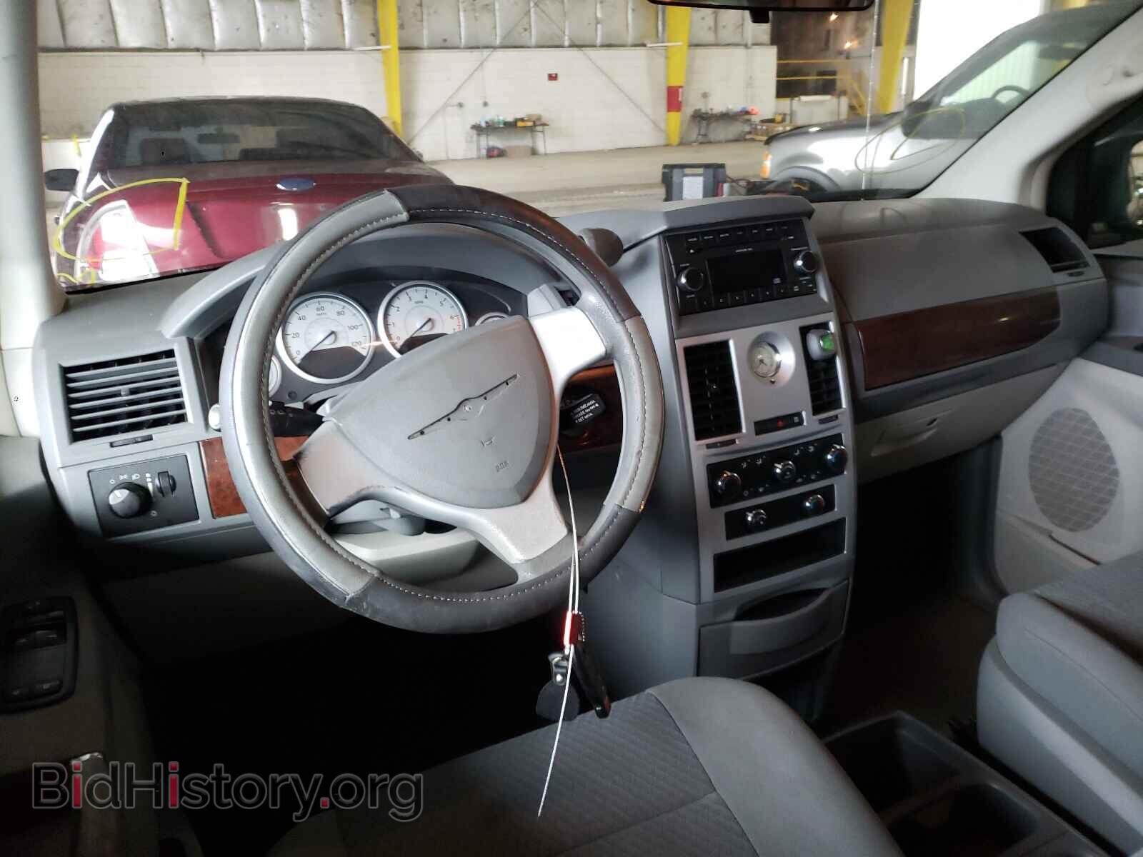 2010 CHRYSLER MINIVAN - VIN: 2A4RR2D13AR368122 - Фото 9