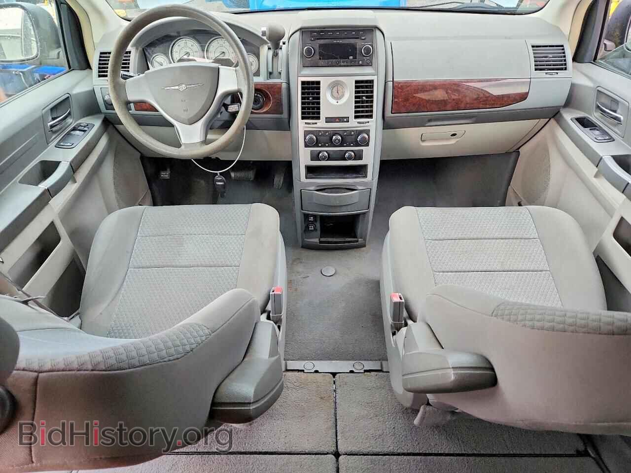 2010 CHRYSLER MINIVAN - VIN: 2A4RR2D18AR386289 - Фото 8