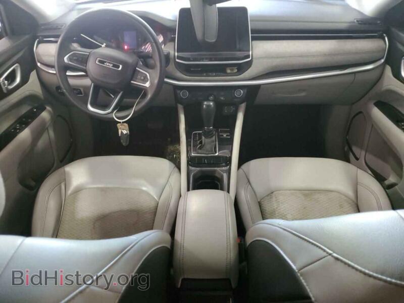 2022 Jeep COMPASS (VIN 3C4NJCBB1NT138966) — photo 8 of 13