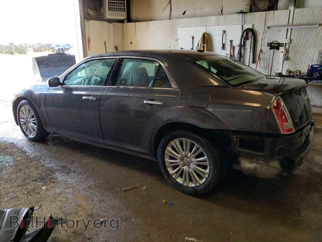 2013 CHRYSLER 300 - VIN: 2C3CCASGXDH560053 - Фото 2