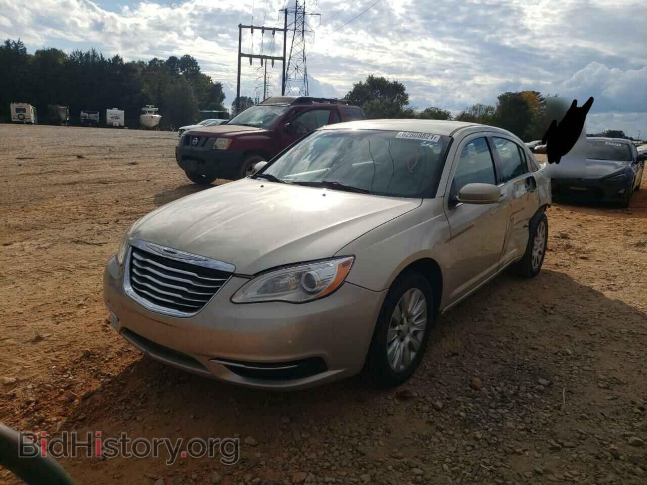2013 CHRYSLER 200 - VIN: 1C3CCBABXDN686447 - Фото 2