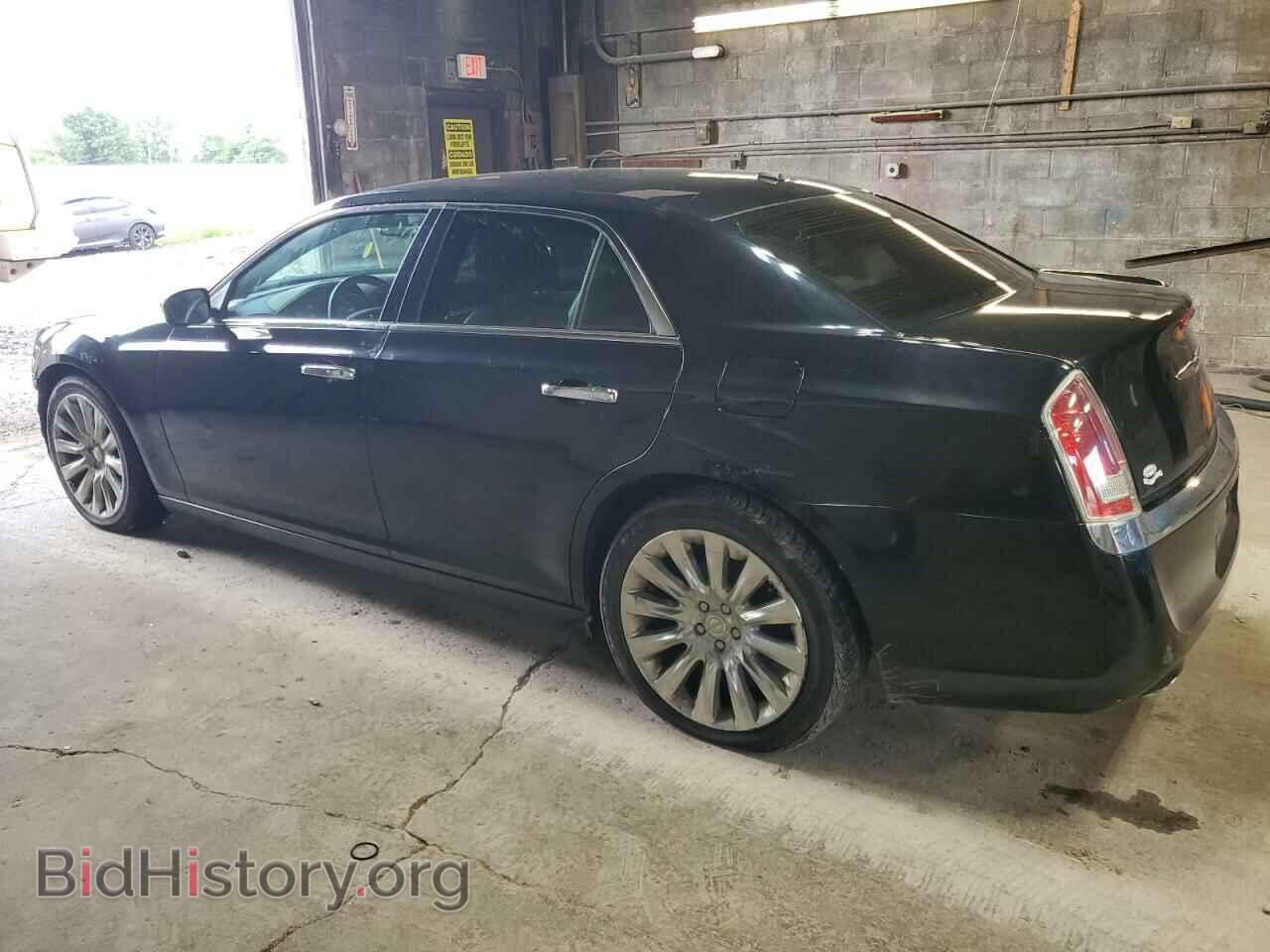 2013 CHRYSLER 300 - VIN: 2C3CCAAG9DH697664 - Фото 2
