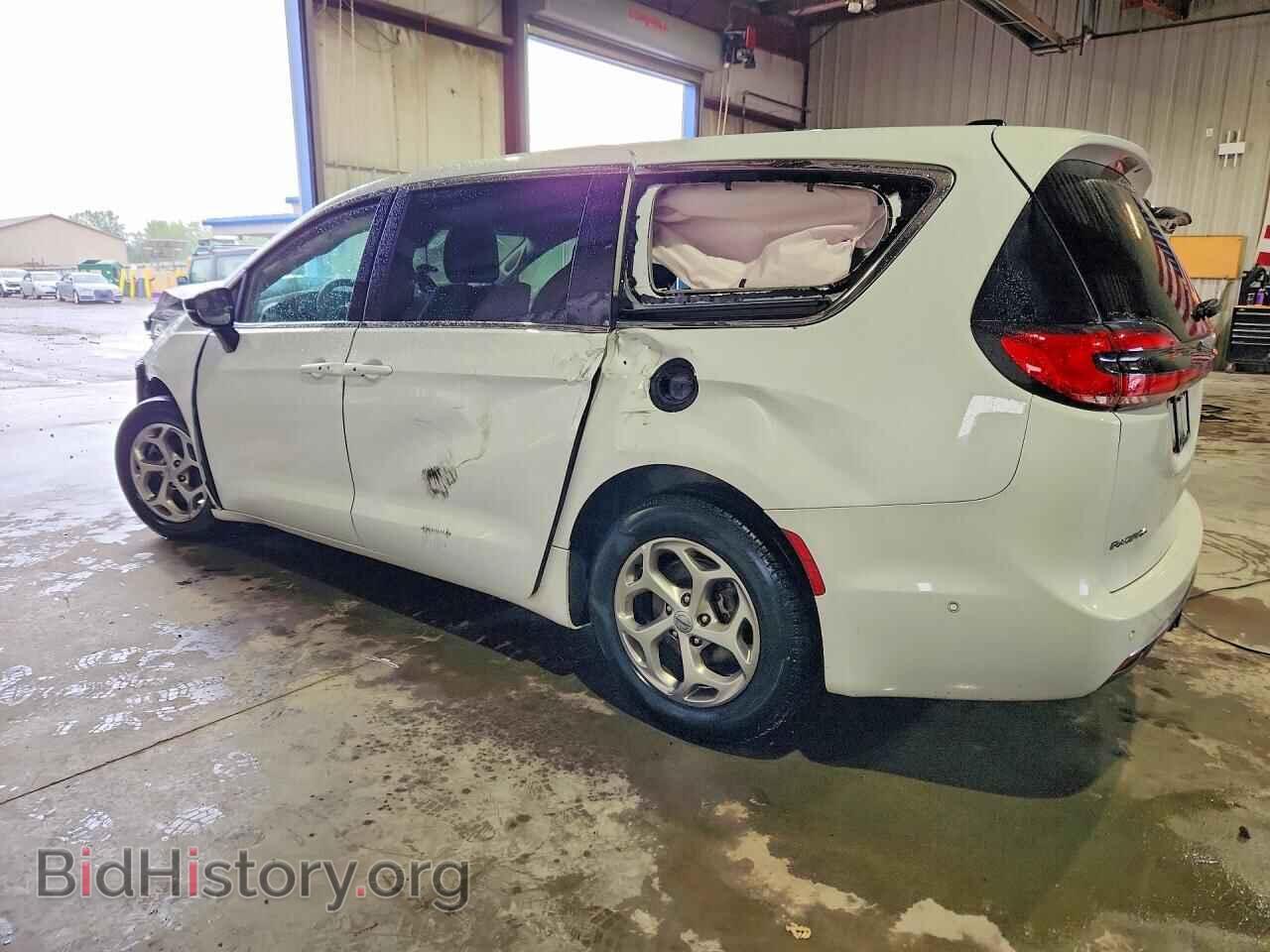 2024 CHRYSLER PACIFICA - VIN: 2C4RC1GG7RR111042 - Photo 2