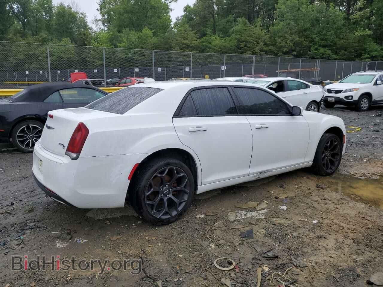 2019 CHRYSLER 300 - VIN: 2C3CCABG2KH516321 - Фото 3