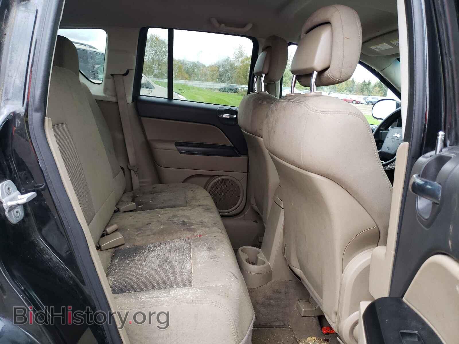 2010 JEEP COMPASS - VIN: 1J4NF1FB0AD653984 - Фото 6
